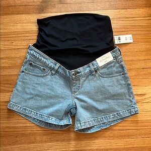 A&F Full-Panel Maternity Dad Shorts